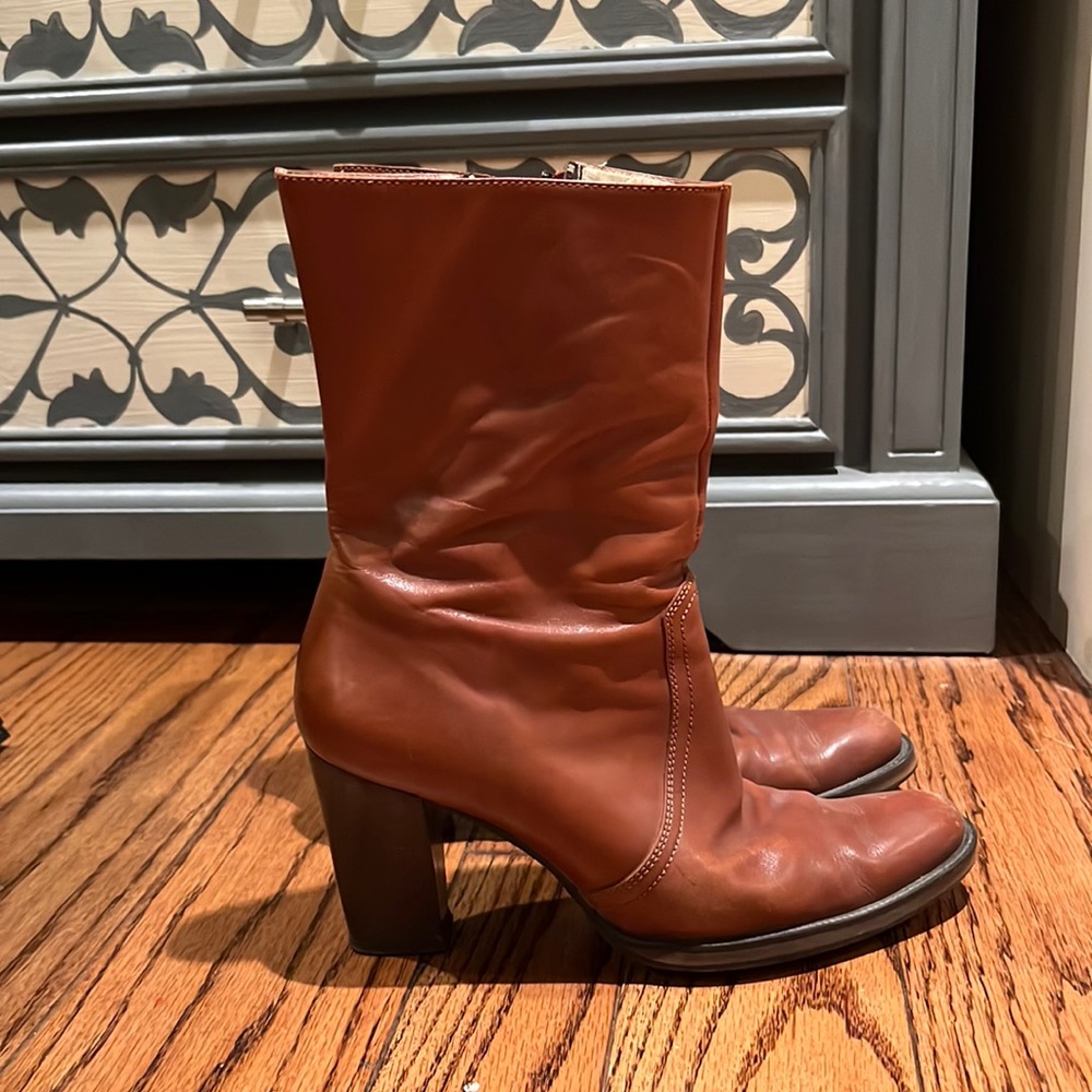 BCBG girls boots size 9